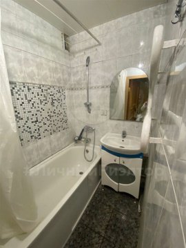 4-к квартира, 5/5 эт., 60м²